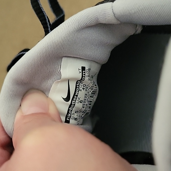 ✨️ NIKE RUNNING SHOES ✨️ - Picture 5 of 5